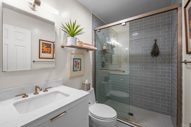 Detail Gallery Image 4 of 44 For 302 Windjammer Cir, Chula Vista,  CA 91910 - 2 Beds | 2 Baths