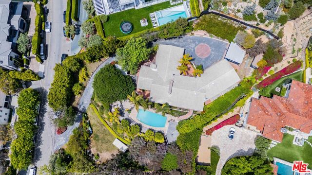 Image 0 of 20 For 560 Tigertail Road