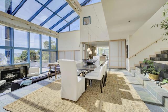 319 Tappan Terrace, Orinda CA: https://media.crmls.org/mediaz/83af3196-a132-4de9-ad3e-75ac9d2204ce.jpg