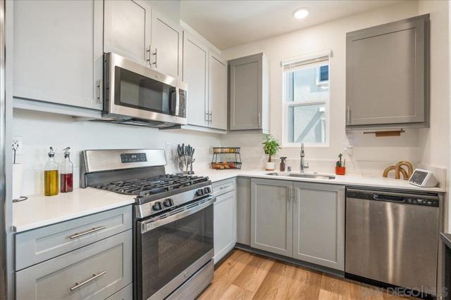 5464 Shorefront Dr, San Diego CA: https://media.crmls.org/mediaz/83afe474-913b-4fdf-8648-7688f47572e1.jpg