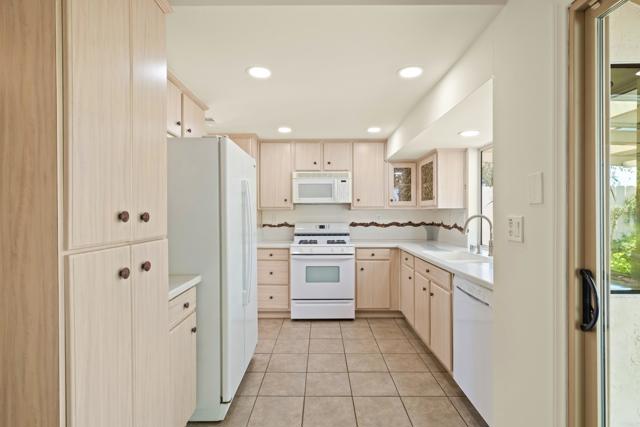 Detail Gallery Image 7 of 32 For 1818 Sonett St, El Cajon,  CA 92019 - 3 Beds | 2 Baths