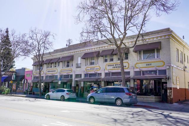427 Willow Glen Way, San Jose CA: https://media.crmls.org/mediaz/83b09857-e93b-435d-ac94-d46cdb87cc57.jpg