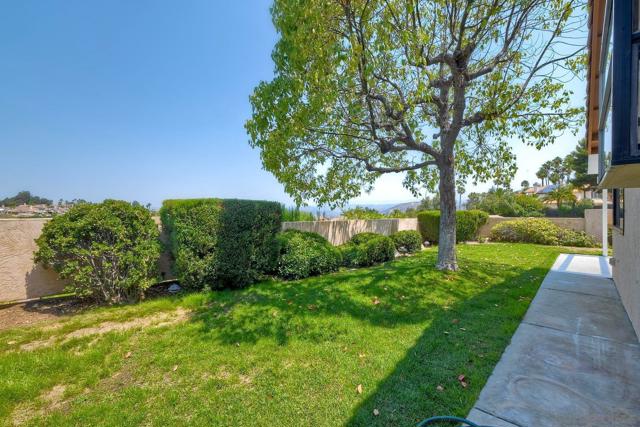 13356 Corte De Comares, San Diego CA: https://media.crmls.org/mediaz/83b0be97-b7e0-459d-9f23-5f975c0b5885.jpg