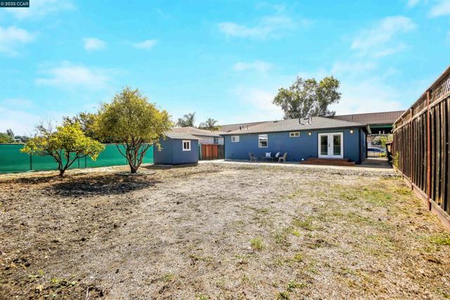 10060 Bernhardt Dr, Oakland CA: https://media.crmls.org/mediaz/83b15713-c262-4bae-9fab-c4dbbd5ba74d.jpg