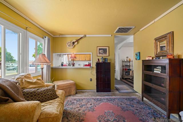 9530 Galston Drive, Santee CA: https://media.crmls.org/mediaz/83b1e7ef-8f52-4e61-9652-75f25418e1a3.jpg
