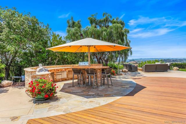 7975 Villas, San Diego CA: https://media.crmls.org/mediaz/83b1f703-5964-4578-9692-0eadf4fbe82c.jpg