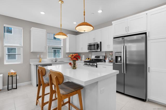 1221 Sunrise View, San Marcos CA: https://media.crmls.org/mediaz/83b1ff09-a014-4e2a-a957-6ed2e65a7acb.jpg