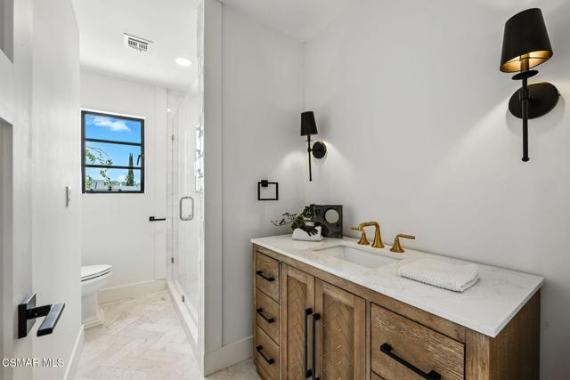 30670 Passageway Place, Agoura Hills CA: https://media.crmls.org/mediaz/83b37b46-7472-44a3-a91e-d9296aef3f5b.jpg