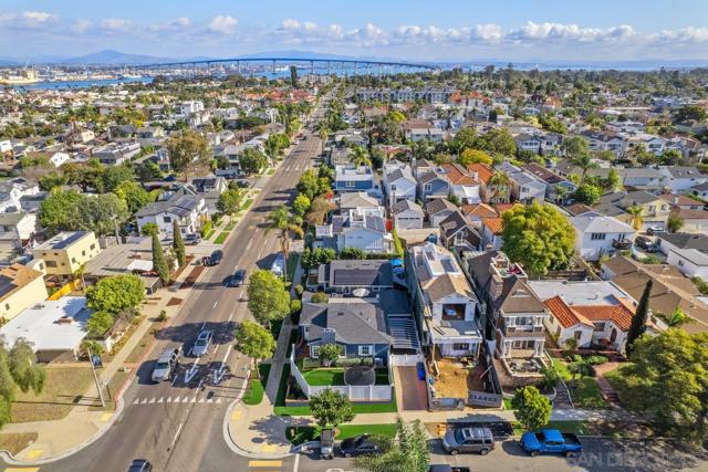800 3rd St, Coronado CA: https://media.crmls.org/mediaz/83b390b7-59ed-4c4f-888d-af5a8da84e05.jpg