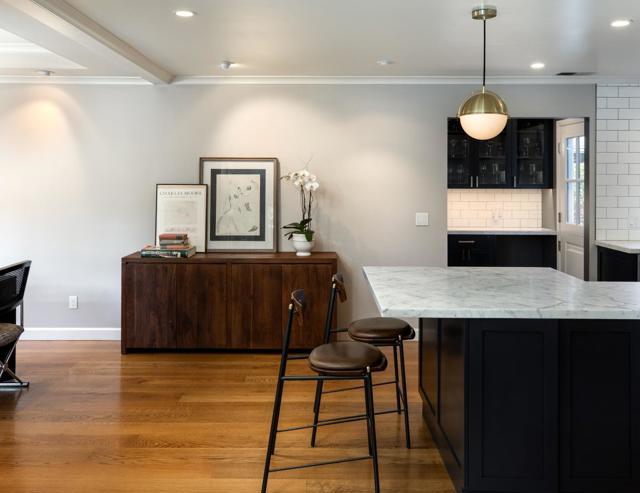 539 Bay Road, Menlo Park CA: https://media.crmls.org/mediaz/83b477d4-5e70-4e1a-8c40-9dd9a9c31dc3.jpg
