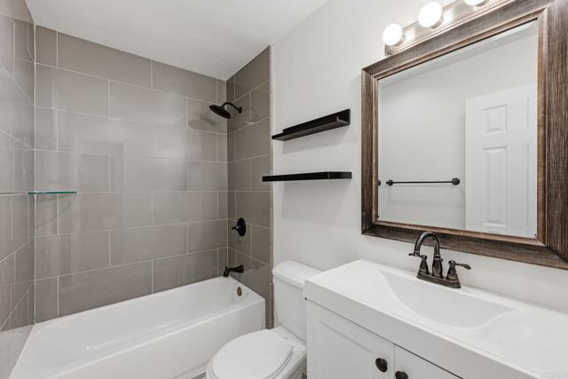 Detail Gallery Image 10 of 25 For 2360 Hosp Way #129,  Carlsbad,  CA 92008 - 2 Beds | 1 Baths