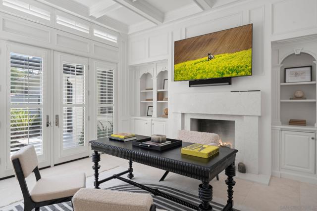 5986 Greensview Ct, Rancho Santa Fe CA: https://media.crmls.org/mediaz/83b4b3df-b4d6-4197-a4b4-04b55fec114b.jpg