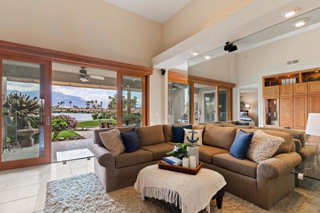 105 Lake Shore Drive, Rancho Mirage CA: https://media.crmls.org/mediaz/83b4e692-b106-4806-9440-0939f8c2df23.jpg