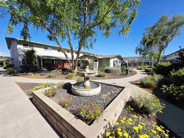 670 Fargo Ave, San Leandro CA: https://media.crmls.org/mediaz/83b5ccd3-3536-4c90-9ecd-83289eade16e.jpg