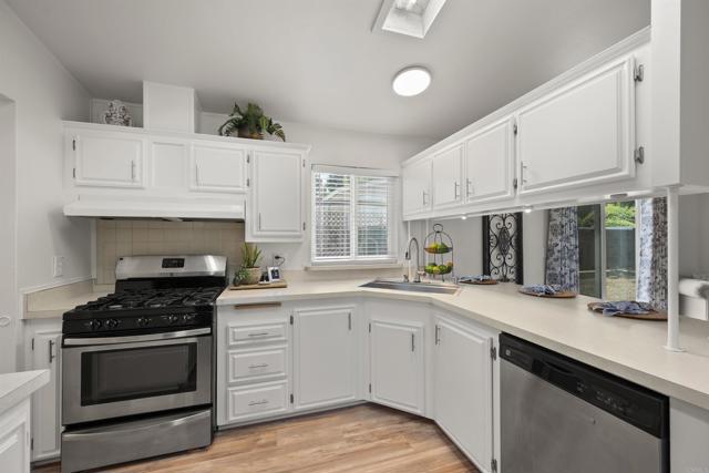 8620 Atlas View Drive, Santee CA: https://media.crmls.org/mediaz/83b5ff4e-8076-48d5-a262-1199f9ede0c9.jpg
