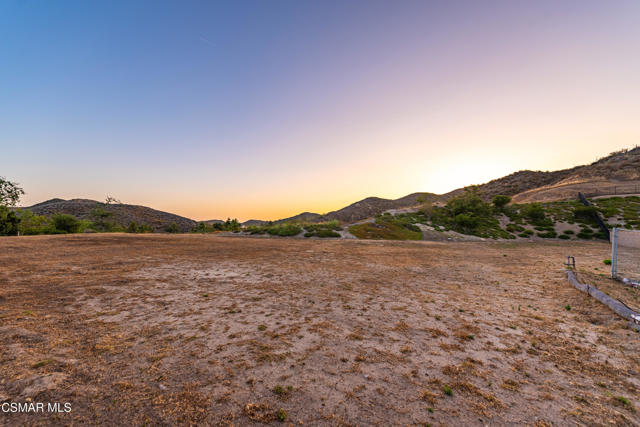 4221 Goldstone Lane, Simi Valley CA: https://media.crmls.org/mediaz/83b62f30-97b7-4b86-8618-cee8b7754239.jpg