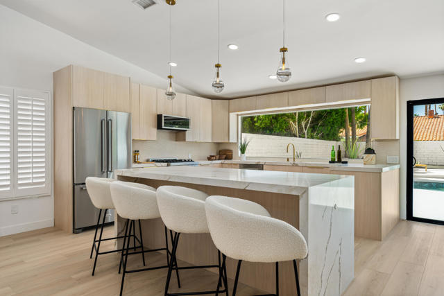 69291 Tamala Avenue, Cathedral City CA: https://media.crmls.org/mediaz/83b67b11-701c-4386-8553-ed5e29829eab.jpg