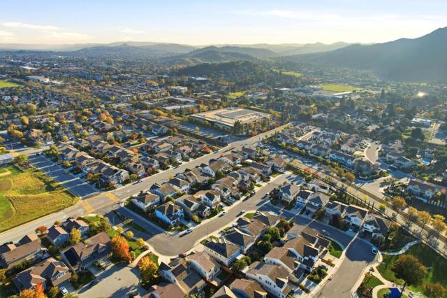 17725 Calle Mazatan, Morgan Hill CA: https://media.crmls.org/mediaz/83b6fff9-f249-4812-ae09-efb31568fd6f.jpg