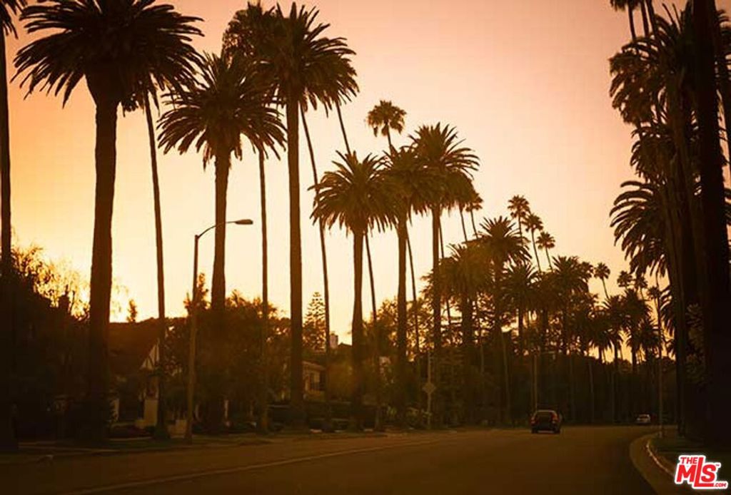 https://media.crmls.org/mediaz/83b757b7-2f7a-492c-a1dc-e9f1ec8782b9.jpg?preset=X-Large