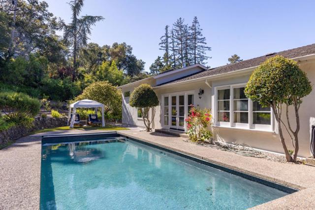401 Hillsborough Boulevard, Hillsborough CA: https://media.crmls.org/mediaz/83b7809b-5b96-45a9-b1d5-6dfb737cd05b.jpg