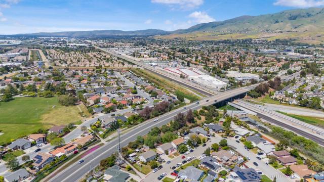 883 Vasona Street, Milpitas CA: https://media.crmls.org/mediaz/83b799a3-4713-4509-8982-e9c707778f95.jpg