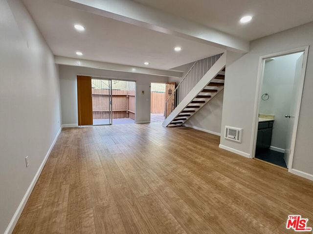 882 Victor Avenue, Inglewood CA: https://media.crmls.org/mediaz/83b7ed99-e2a1-4d38-b868-c607752360a0.jpg