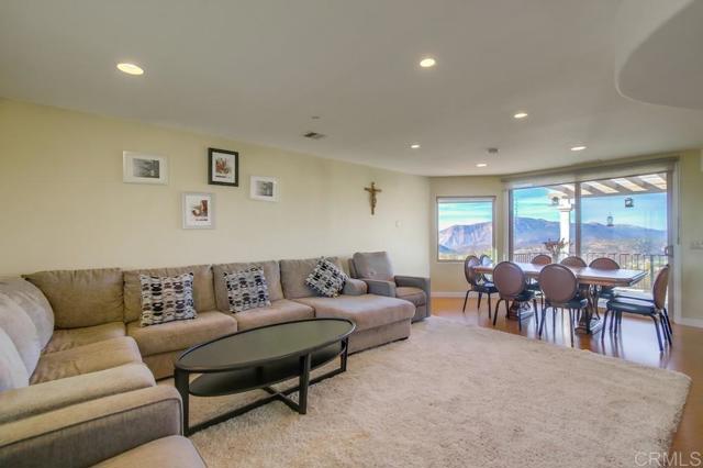 Image 6 of 54 For 2638 W Victoria Dr.