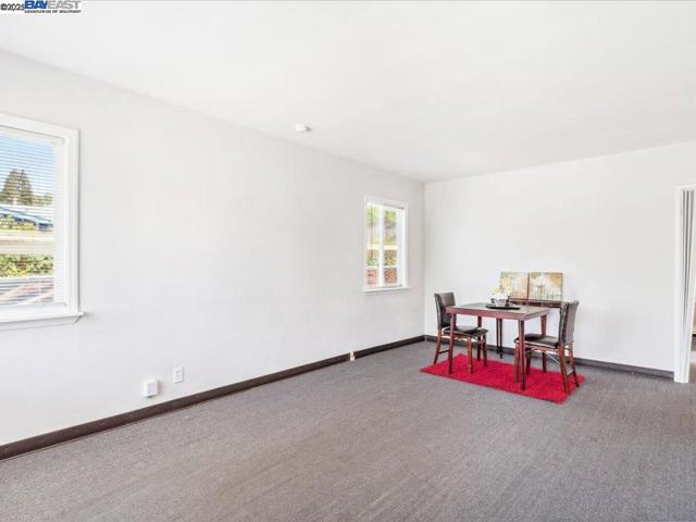 Image 3 of 22 For 3770 39th Ave