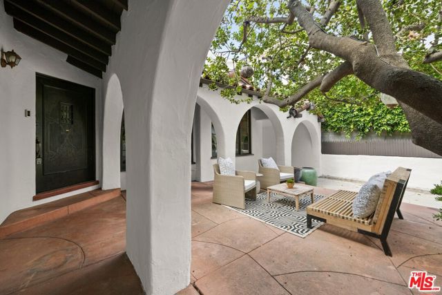6410 Drexel Avenue, Los Angeles CA: https://media.crmls.org/mediaz/83b8bb9e-800a-46a8-86bd-1e8811fea187.jpg