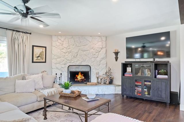 660 Via Rancho Pkwy, Escondido CA: https://media.crmls.org/mediaz/83b9966b-b80f-4927-81a2-3cc3a9a0fa0d.jpg