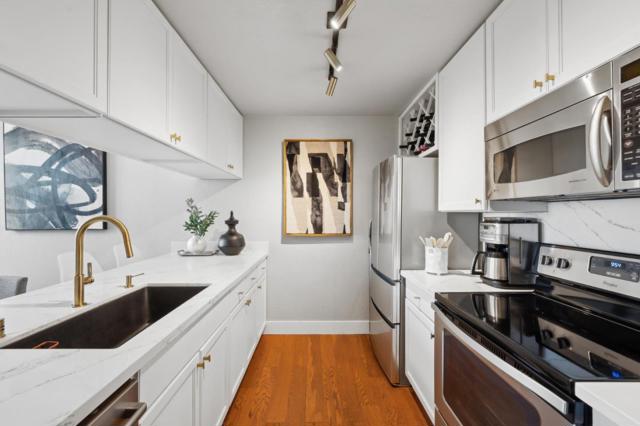 2101 Shoreline Drive, Alameda CA: https://media.crmls.org/mediaz/83ba902f-af08-4827-9be8-a0006fbe8390.jpg