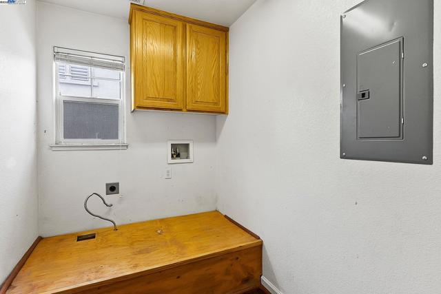 1906 Wilson Ct, Antioch CA: https://media.crmls.org/mediaz/83babe87-4488-413f-9805-4638e7f00e45.jpg