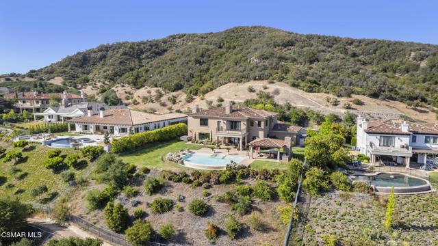 82 Queens Garden Drive, Thousand Oaks CA: https://media.crmls.org/mediaz/83bae4de-b698-4cc7-84d7-f567f954ebef.jpg
