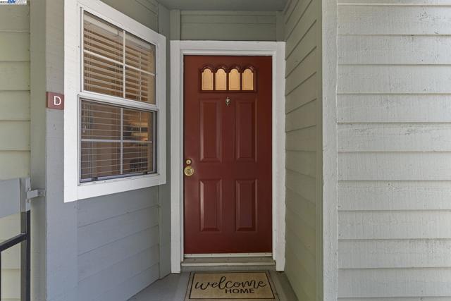 7710 Canyon Meadow Cir, Pleasanton CA: https://media.crmls.org/mediaz/83bb0096-d152-4e99-b397-5d5a65b2bbac.jpg