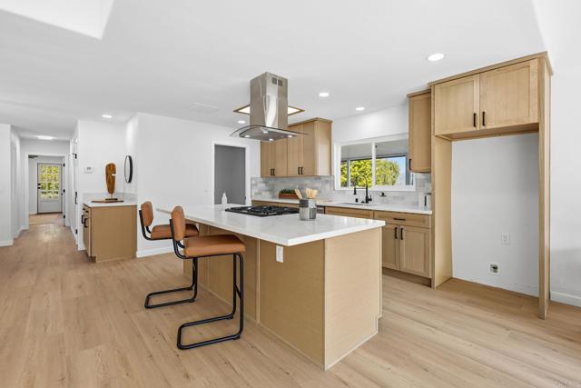 Detail Gallery Image 12 of 37 For 2298 Lindsay Dr, Carlsbad,  CA 92008 - 2 Beds | 2 Baths