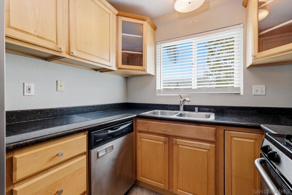 4747 Hamilton - photo 14