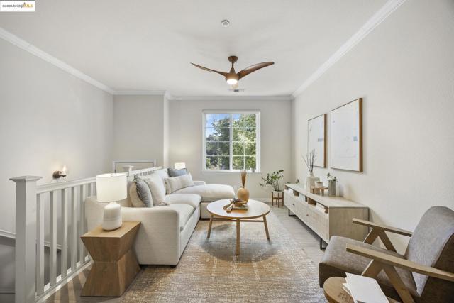 8892 Bellina Commons, Dublin CA: https://media.crmls.org/mediaz/83bbafca-1e8d-4917-bb57-b1ce64499479.jpg