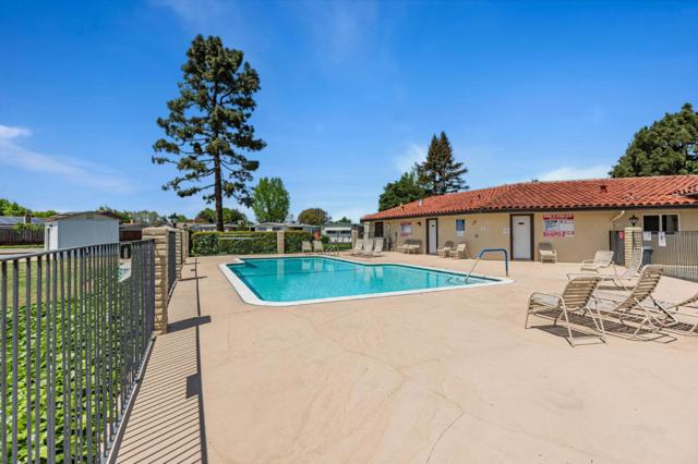 500 W 10 Street, Gilroy CA: https://media.crmls.org/mediaz/83bcc8ab-13ca-4ee6-8e0a-ec435a625a39.jpg