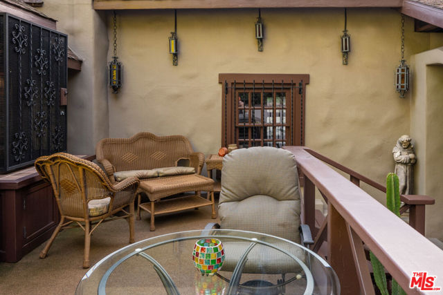 769 Bonita Drive, South Pasadena CA: https://media.crmls.org/mediaz/83bcda89-cf87-4712-ab87-825bd92a25ee.jpg