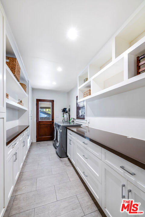 4838 Coldwater Canyon Avenue, Sherman Oaks CA: https://media.crmls.org/mediaz/83bd11c5-9e0f-4351-b82a-502f4f942645.jpg