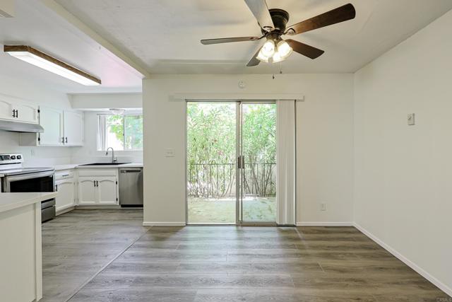 4800 Williamsburg Ln, La Mesa CA: https://media.crmls.org/mediaz/83bde4ac-3bea-45bb-a9a5-f615ed100ca3.jpg