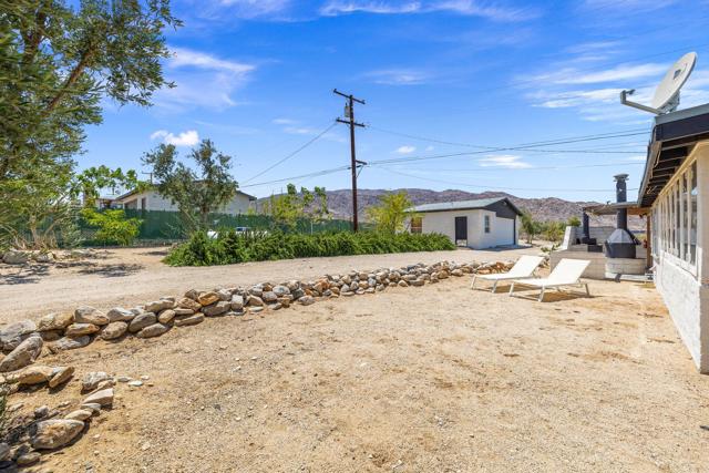 7648 Araby Avenue, 29 Palms CA: https://media.crmls.org/mediaz/83bdf131-2320-463f-9247-4f2bf900a45b.jpg