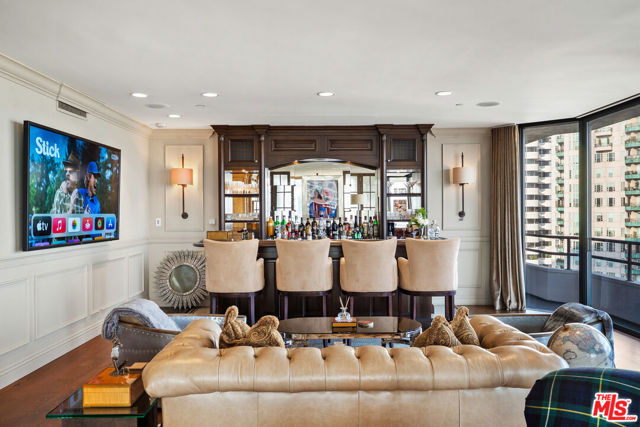 10601 Wilshire Boulevard, Los Angeles CA: https://media.crmls.org/mediaz/83be68c1-f3a3-4cdd-a4f1-1933f456447e.jpg