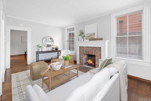 131 H Avenue, Coronado CA: https://media.crmls.org/mediaz/83be6ed3-81d2-4a89-b866-8211acb682ad.jpg