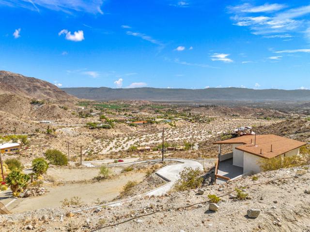 71105 Cholla Way, Palm Desert CA: https://media.crmls.org/mediaz/83bfc6c9-d9a7-4186-9018-dc7d423357b1.jpg
