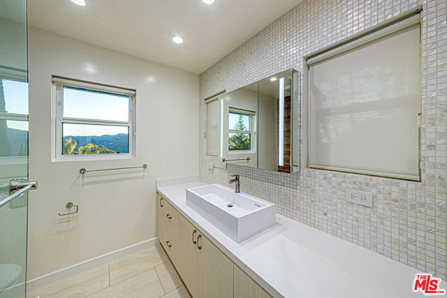 Image 30 of 56 For 3001 Cloudcrest Road