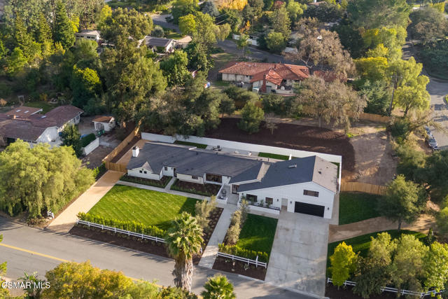 1324 La Granada Drive, Thousand Oaks CA: https://media.crmls.org/mediaz/83c0f541-1130-433c-b5ba-efc96935d2bc.jpg