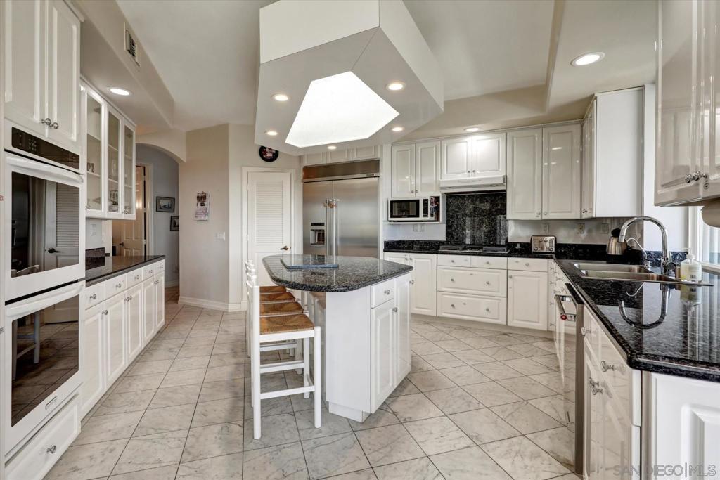6727 Cavite Ct. - photo 5