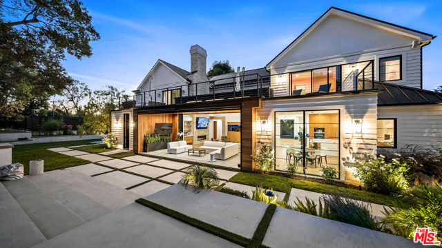 18762 Wells Drive, Tarzana CA: https://media.crmls.org/mediaz/83c1083b-589b-4f67-8aba-6cfa3149f0f5.jpg