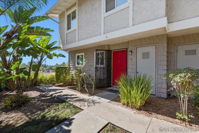 2112 East Vista Way, Vista CA: https://media.crmls.org/mediaz/83c10ee8-efb6-4d7a-98be-22c842daf58c.jpg